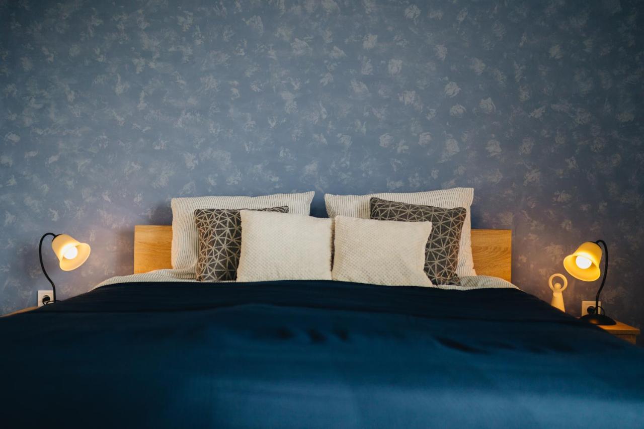 Magas-Lak Apartman Eger Esterno foto